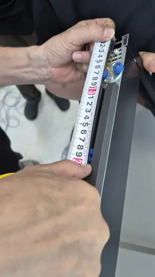 중문 댐퍼 교체 — 부품 위치 재기